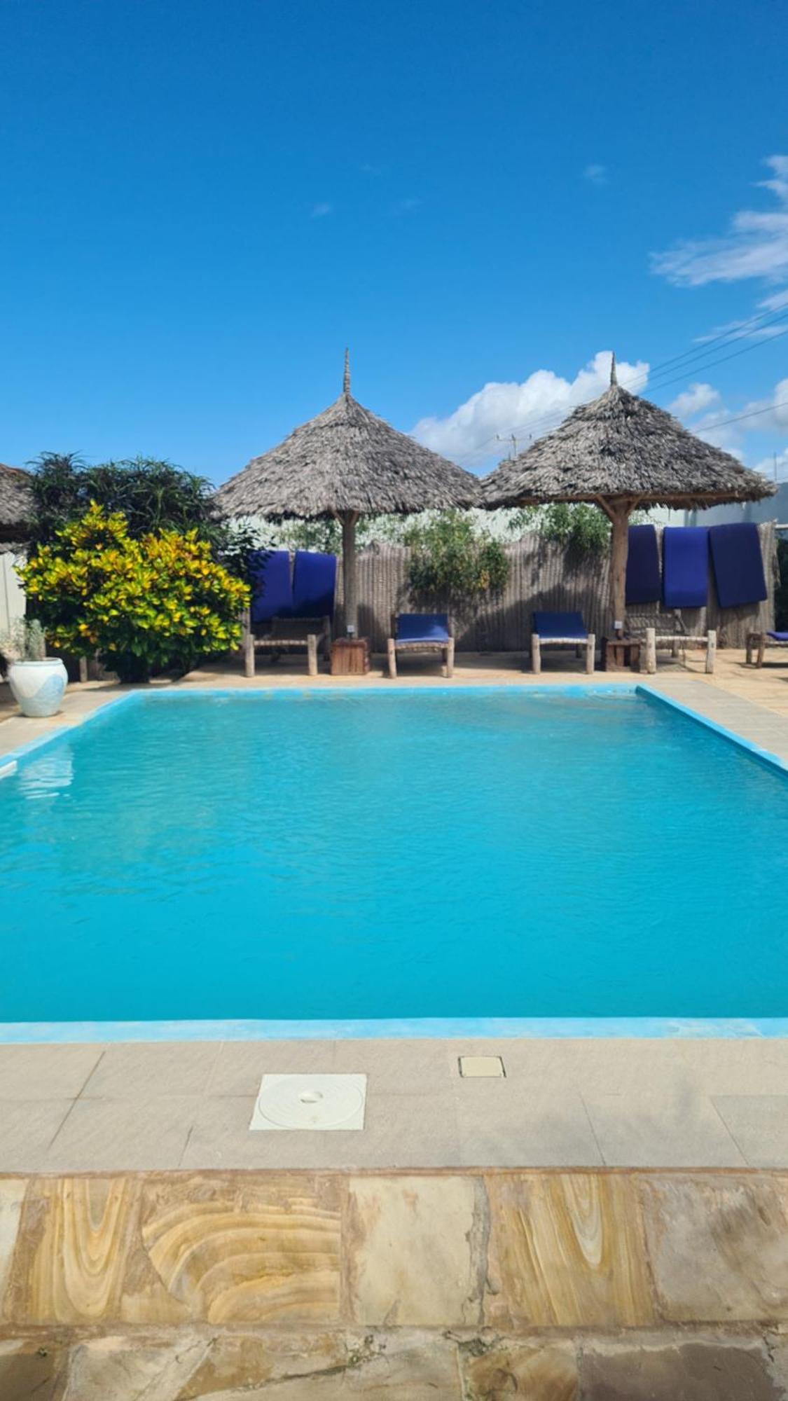 Blue Moon Villa Pwani Mchangani Bagian luar foto