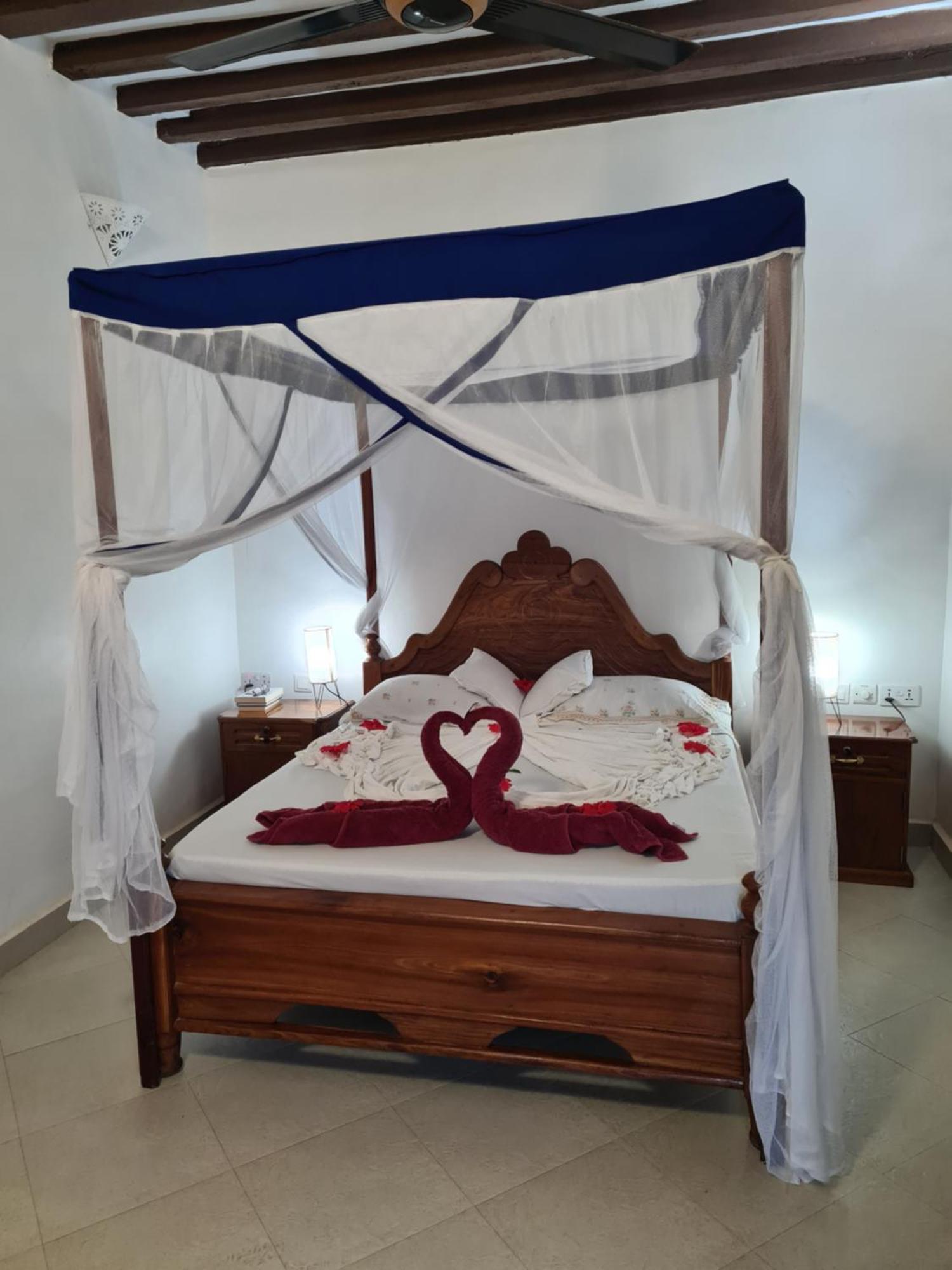 Blue Moon Villa Pwani Mchangani Bagian luar foto